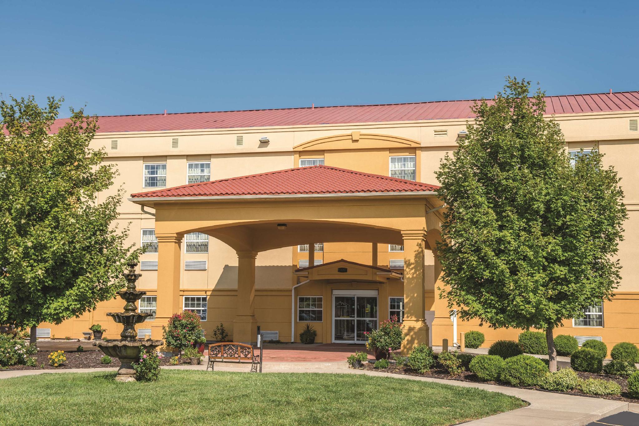 Hotel La Quinta By Wyndham Blue Springs Esterno foto