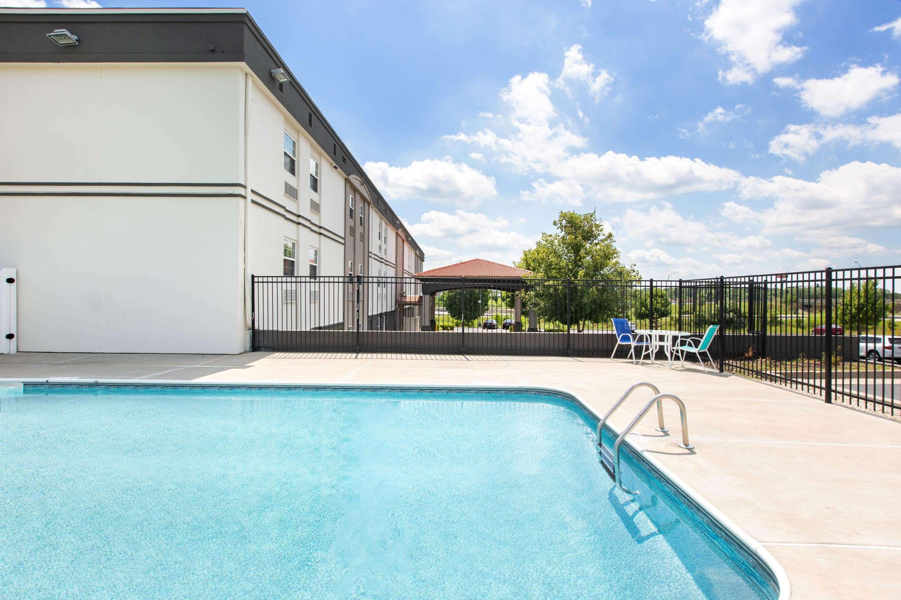 Hotel La Quinta By Wyndham Blue Springs Esterno foto