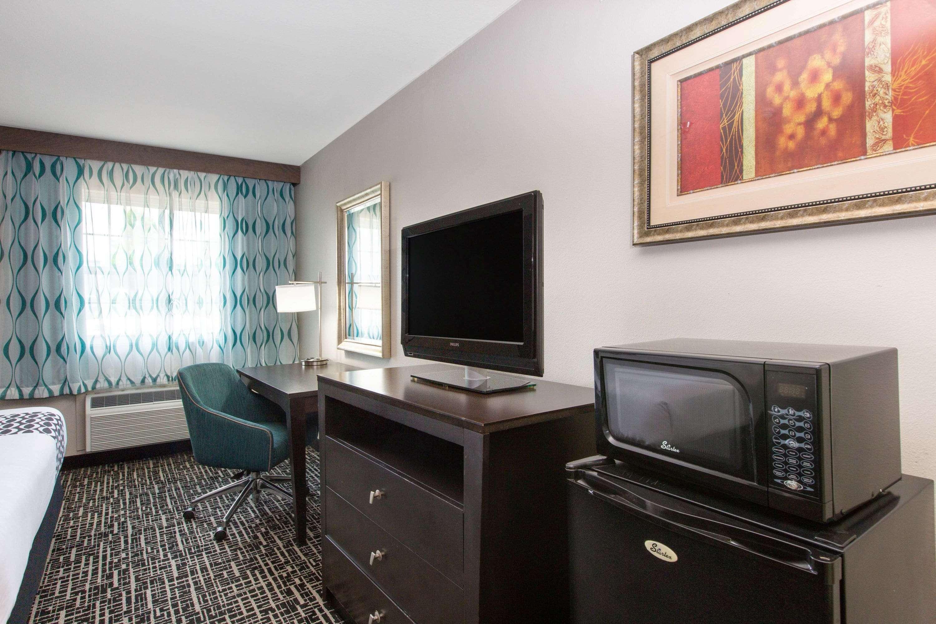 Hotel La Quinta By Wyndham Blue Springs Esterno foto
